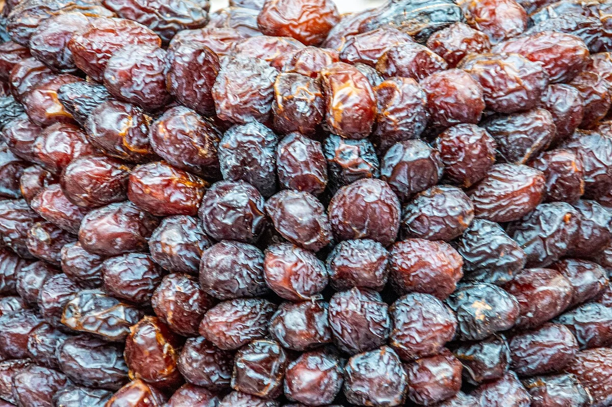 کیک خرمایی — دستور پخت گام‌به‌گام ۱۴۰۴ — مجله دلیچه