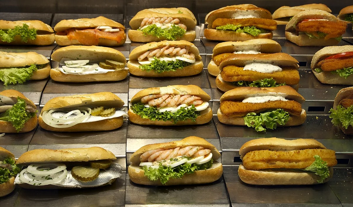ساندویچ صبحانه — دستور پخت گام‌به‌گام ۱۴۰۴ — مجله دلیچه