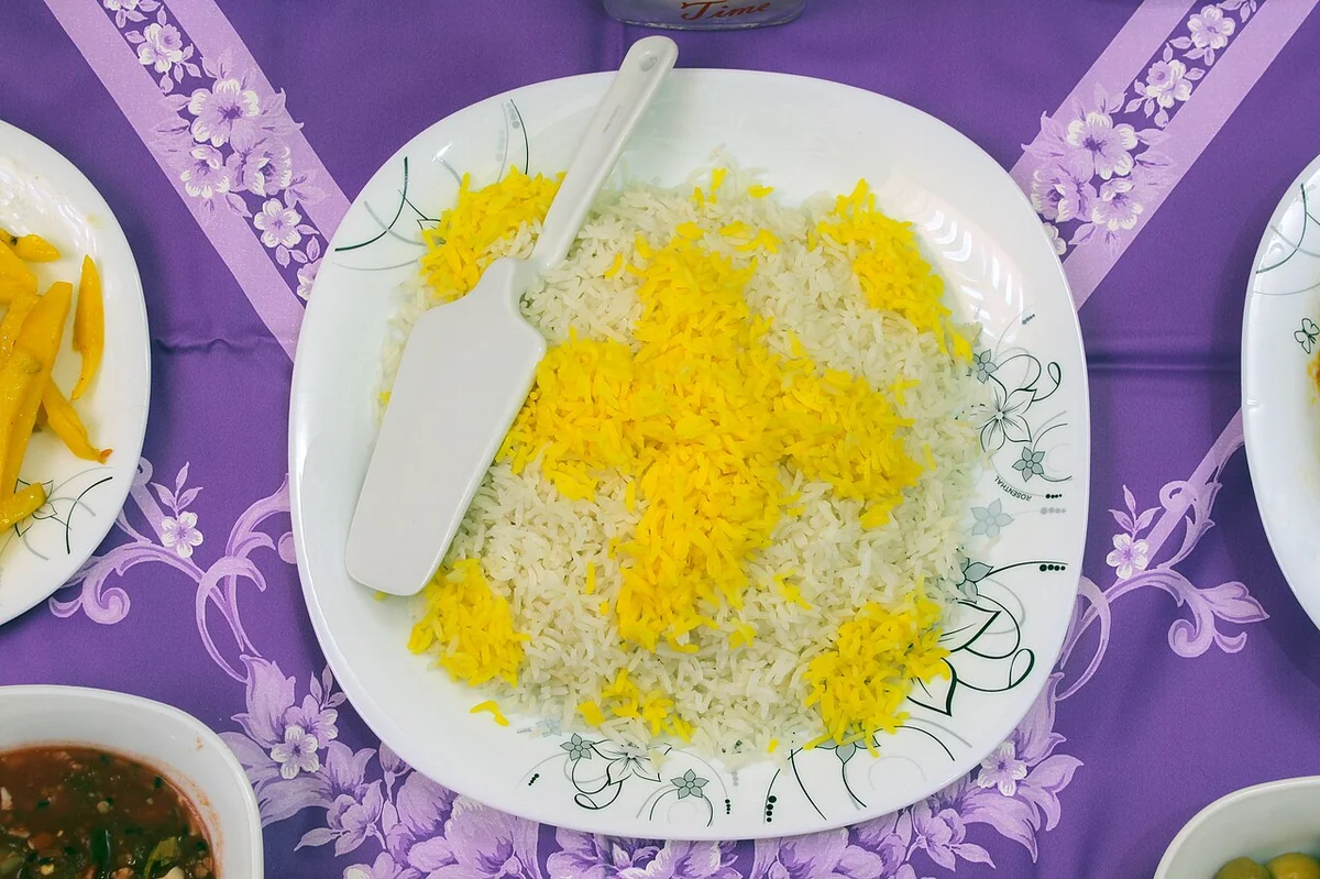 برنامه غذایی هفتگی ایرانی — برنج، سبزی و میان‌وعده — مجله دلیچه
